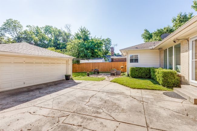 View of garage | Image 21