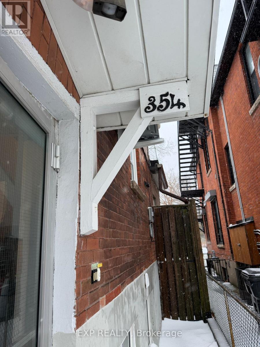 Residential Lease in Toronto (Junction Area) 2