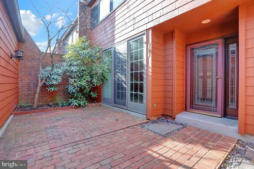 2 Coldwater Ct, Towson, MD, 21204-2043 | Card Image