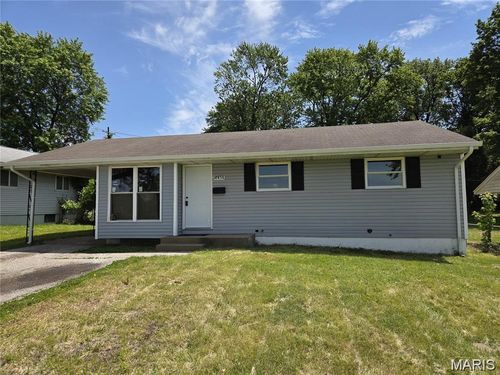 10458 Spring Garden Dr, Saint Louis, MO, 63137-4243 | Card Image