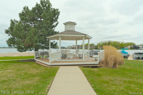 apt-43-3553 Port Cove Dr, Waterford, MI, 48328-4572 | Card Image