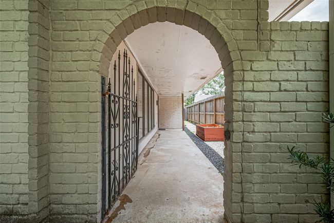 2814 Shadowdale Dr, House other with 3 bedrooms, 2 bathrooms and null parking in Houston TX | Image 4