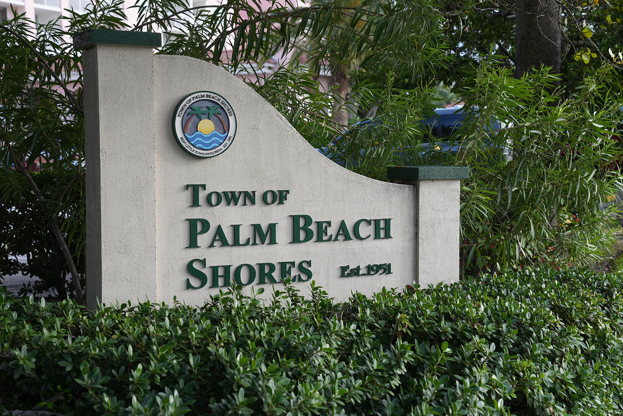 Residential in Palm Beach Shores 4