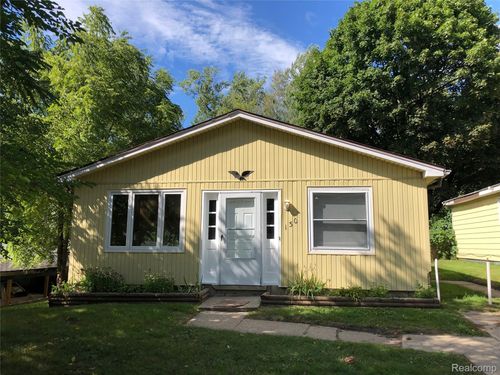 130 Parkdale Ave, Pontiac, MI, 48340-2548 | Card Image