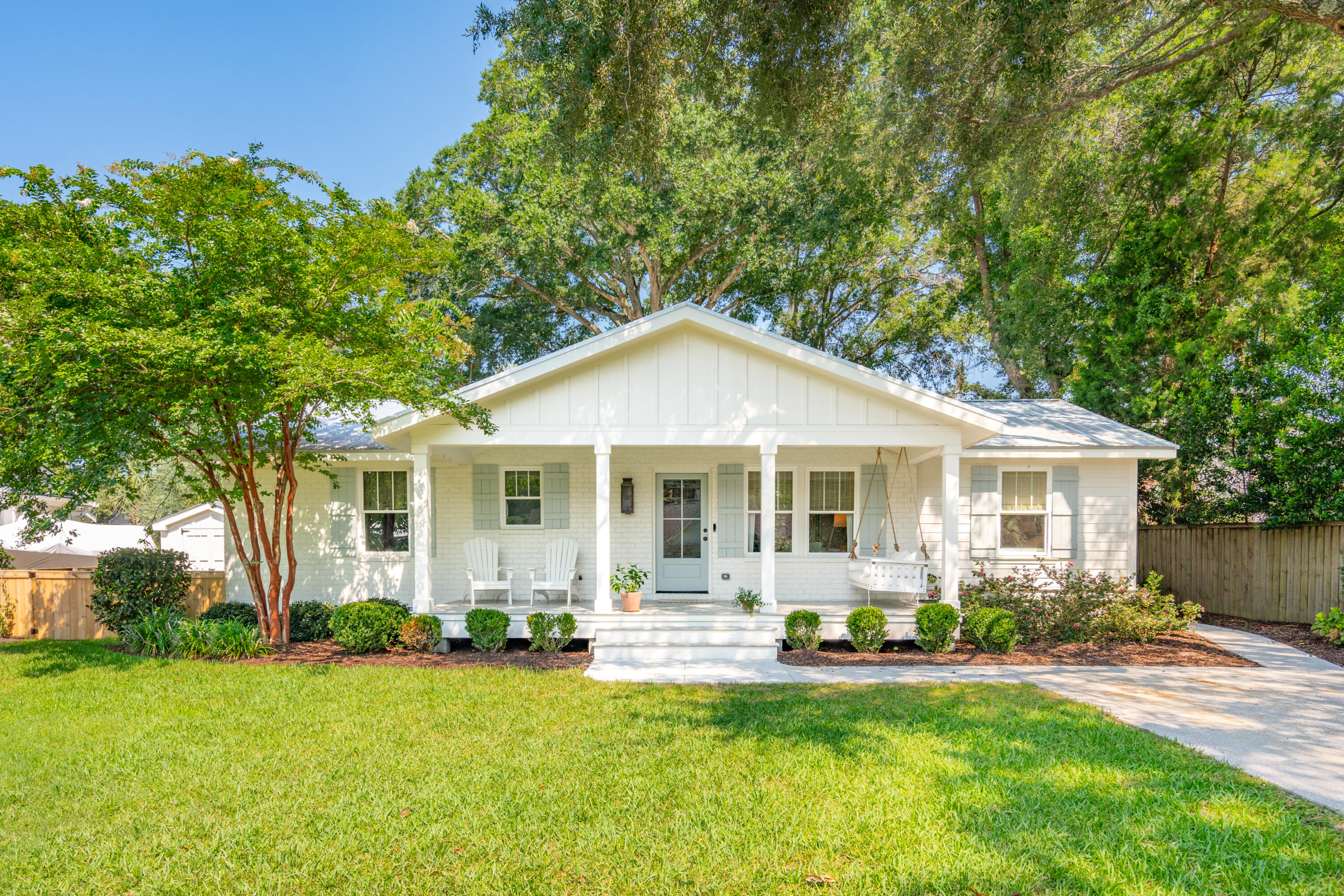 Cherry St, Mount Pleasant, SC 29464
