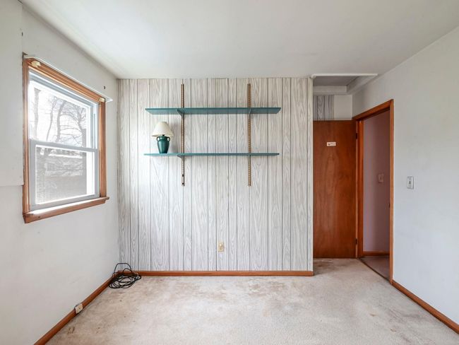 Empty room with light carpet | Image 24
