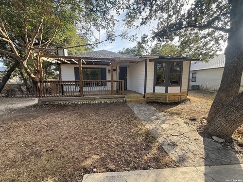 4754 English Crossing Rd, Pipe Creek, TX, 78063-2373 | Card Image