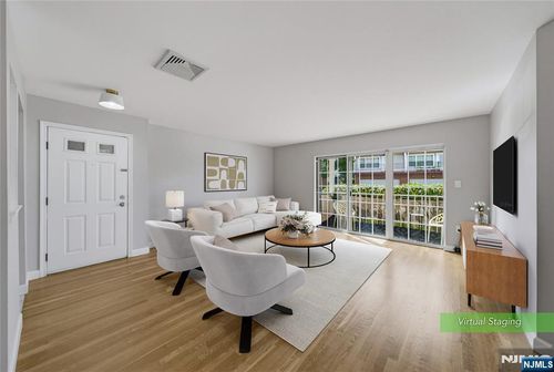 400 Crown Ct, Edgewater, NJ, 07020-1140 | Card Image