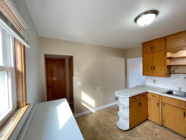 421 W Van Dusen St, House other with 5 bedrooms, 2 bathrooms and null parking in Springfield MN | Image 17
