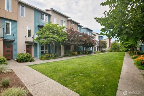 14676 35th Ct Ne, Lake Forest Park, WA, 98155-7826 | Card Image