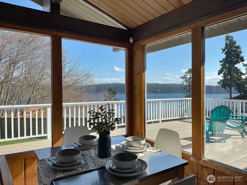 1412 Commodore Pl, Freeland, WA, 98249-9694 | Card Image