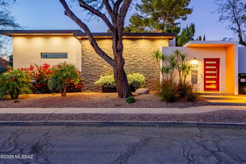 2261 E Mabel St, Tucson, AZ, 85719-4363 | Card Image