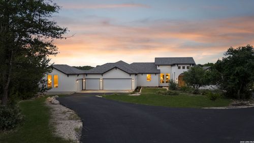 107 Sunrise Dr, Boerne, TX, 78006-7896 | Card Image