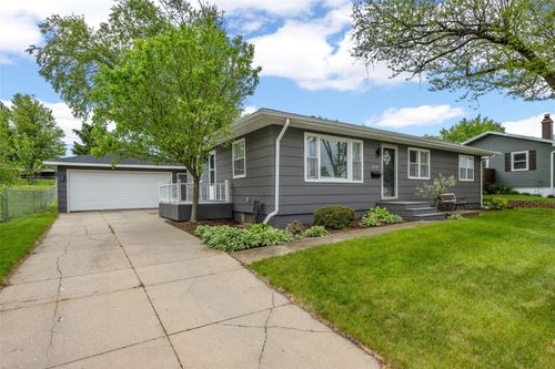 2765 23rd Ave, Marion, IA, 52302-1602 | Card Image