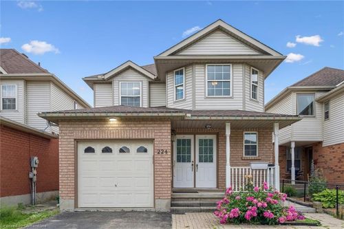 224 Pineland Crt, Waterloo, ON, N2T2S3 | Card Image