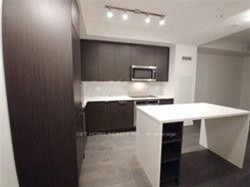 643-38 Iannuzzi St, Toronto, ON, M5V0S2 | Card Image
