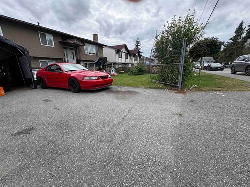 13434 98a Ave, Surrey, BC, V3T1C8 | Card Image