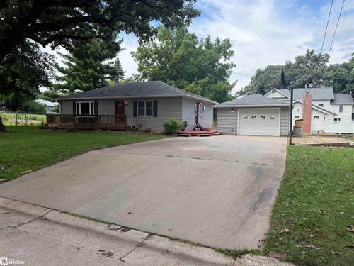 816 17th Ave, Eldora, IA, 50627-2210 | Card Image