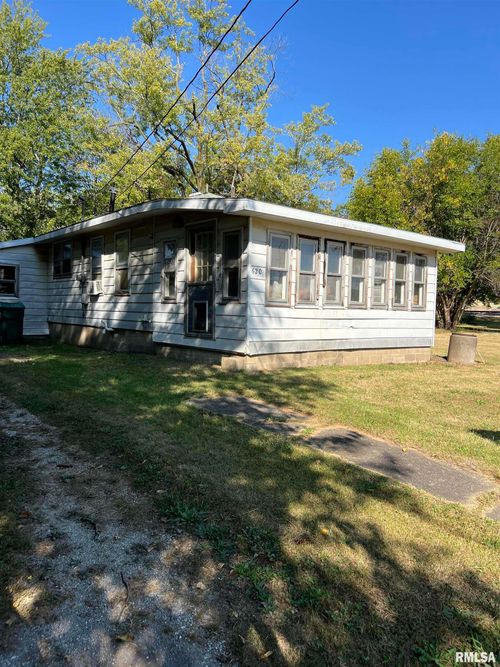 620 N Scotland St, Macomb, IL, 61455-1849 | Card Image