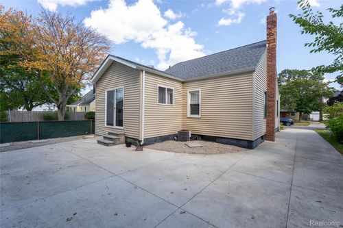 1941 Hyland St, Ferndale, MI, 48220-3803 | Card Image