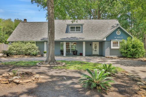 105 N Delmont Dr E, Conroe, TX, 77301-1318 | Card Image
