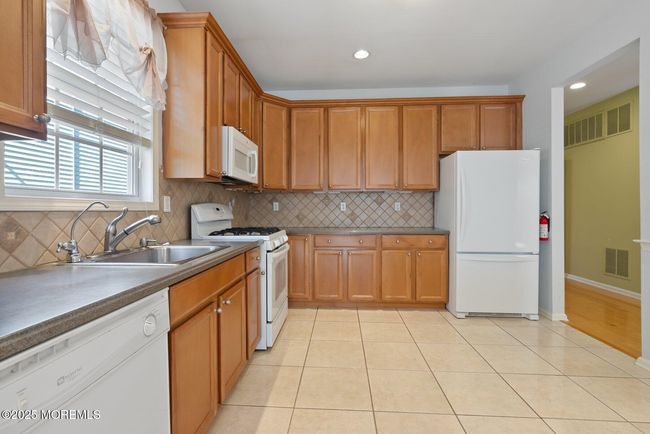24 Little Leaf Ln, Home with 2 bedrooms, 2 bathrooms and null parking in Howell NJ | Image 18