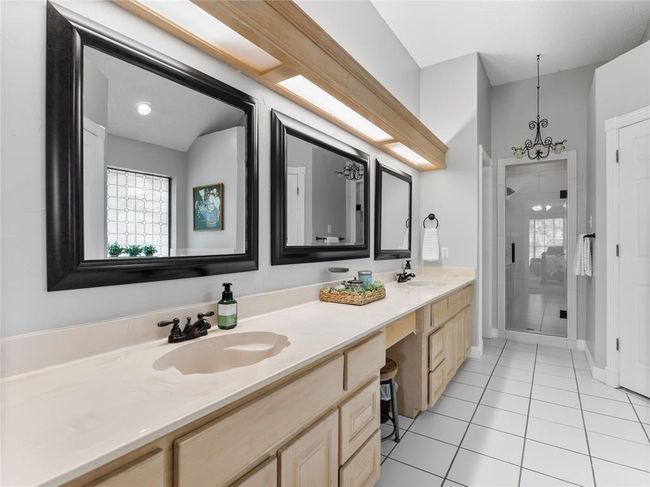 2221 Lake Forrest Dr, House other with 4 bedrooms, 3 bathrooms and 3 parking in West Columbia TX | Image 17