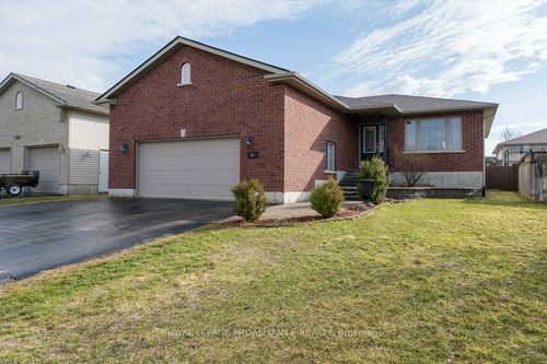 27 Forest Valley Dr, Frankford, ON, K0K2C0 | Card Image