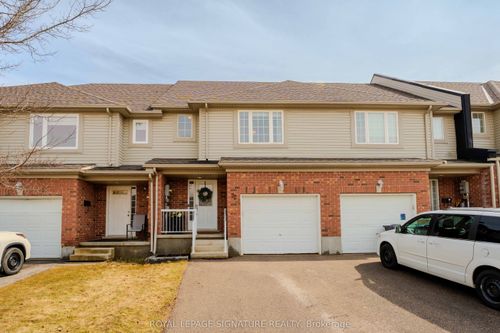 22 Curzon Cres, Guelph, ON, N1K1Z9 | Card Image