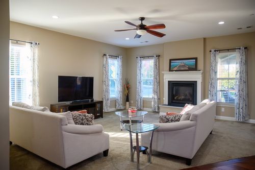 201 Cooper Ledge Cir, Franklin, TN, 37064-1471 | Card Image