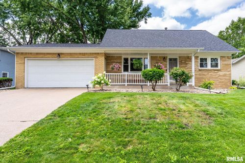 604 N 8th St, Eldridge, IA, 52748-1029 | Card Image