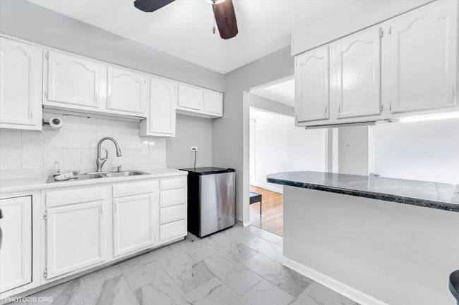 APT-1C - 9205 Potter Rd, Condo with 2 bedrooms, 1 bathrooms and 2 parking in Des Plaines IL | Image 4