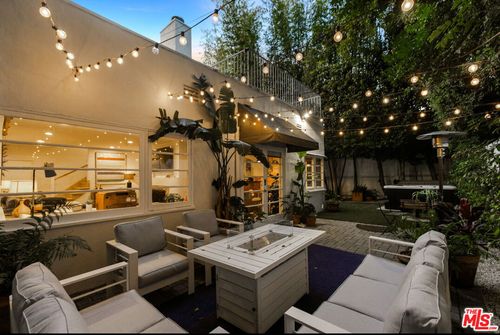 8467 Willoughby Ave, West Hollywood, CA, 90069-4214 | Card Image