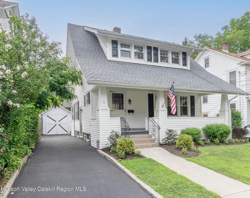 15 Len Ct, Kingston, NY, 12401-4819 | Card Image
