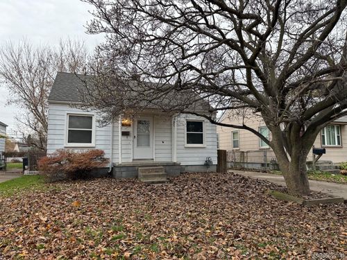18747 Woodcrest St, Harper Woods, MI, 48225-2013 | Card Image