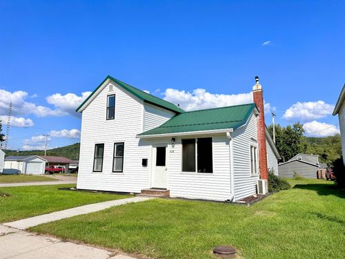 428 N Michigan St, Prairie Du Chien, WI, 53821-1216 | Card Image