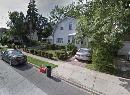 528 Maple St, W Hempstead, NY, 11552-3317 | Card Image