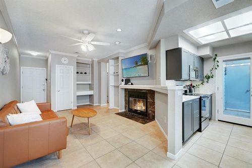 apt-108-3111 Tom Green St, Austin, TX, 78705-3061 | Card Image