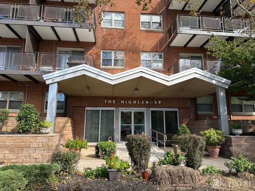 2c-123 S Adelaide Ave, Highland Park, NJ, 08904-1616 | Card Image