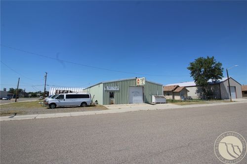 110 N Crow Avenue, Hardin, MT, 59034 | Card Image