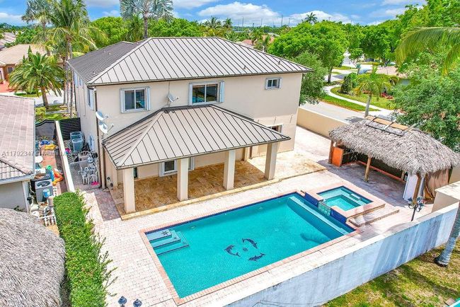 16732 Nw 89 Th Pl, House other with 4 bedrooms, 3 bathrooms and null parking in Miami Lakes FL | Image 4