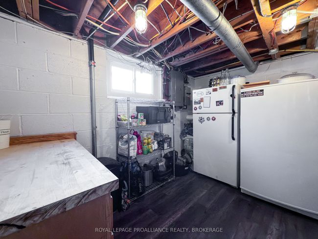 70 Briscoe St, House other with 4 bedrooms, 2 bathrooms and 4 parking in Amherstview ON | Image 22