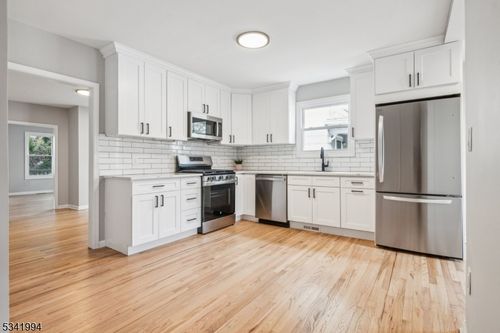 21 Hillside Ave, Chatham, NJ, 07928-2318 | Card Image