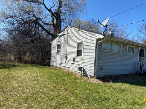 5401 Detroit St, Flint, MI, 48505 | Card Image