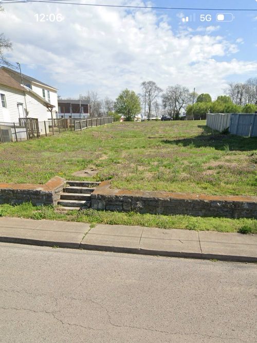 1712 12th Ave N, Nashville, TN, 37208-2029 | Card Image