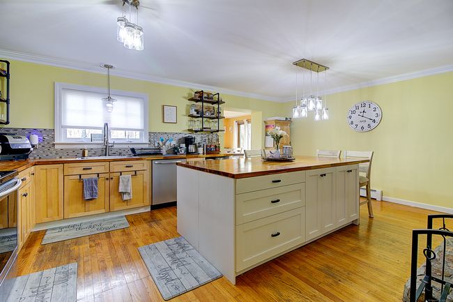 63 Parent Hill Rd, House other with 4 bedrooms, 3 bathrooms and 4 parking in Moosup CT | Image 8