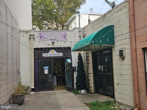 rear-off-lafayette-117 S Warren St, Trenton, NJ, 08608-2303 | Card Image