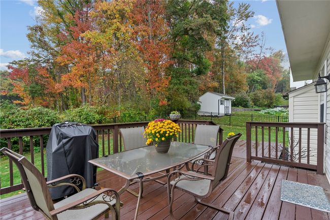 927 Castlegate Cir, House other with 3 bedrooms, 3 bathrooms and 2 parking in Greensburg PA | Image 21