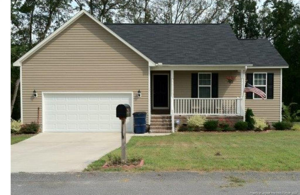 Hunters Creek Dr, Raeford, NC 28376
