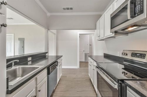 201-329 E Washington Ave, Navasota, TX, 77868-3029 | Card Image